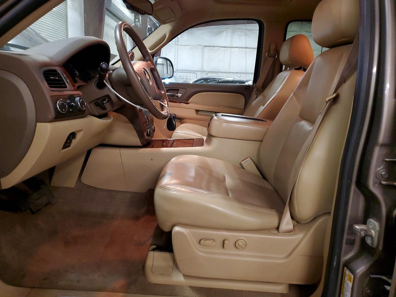 2011 CHEVROLET TAHOE K1500 LTZ photo 13
