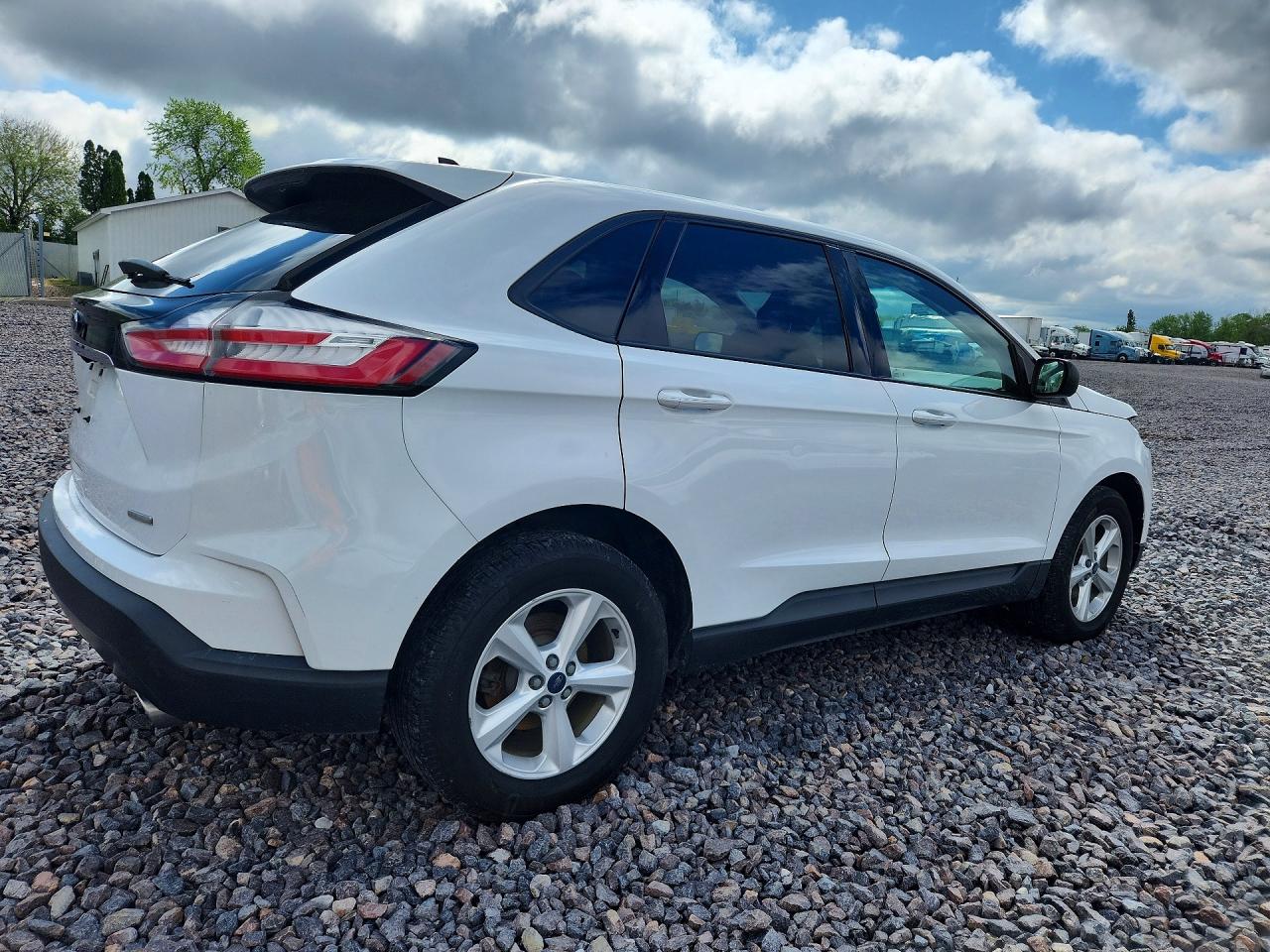 2019 FORD EDGE SE photo 3