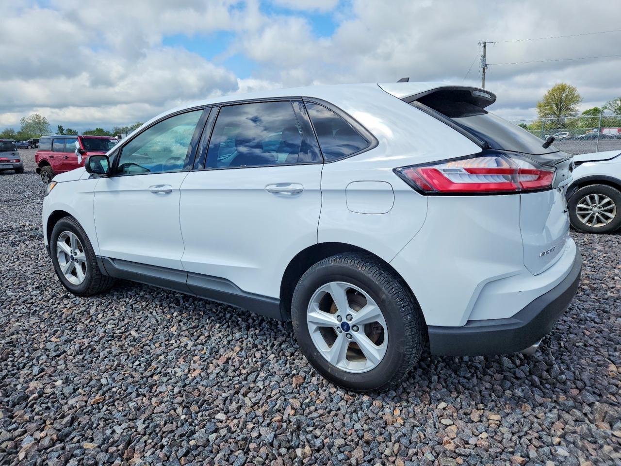 2019 FORD EDGE SE photo 2