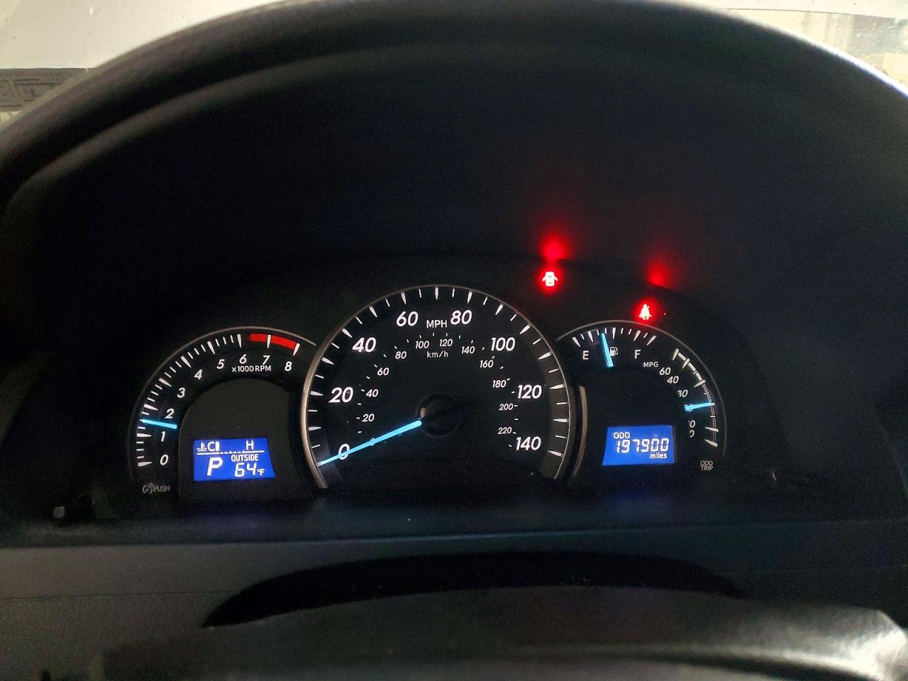 2012 TOYOTA CAMRY LE photo 17