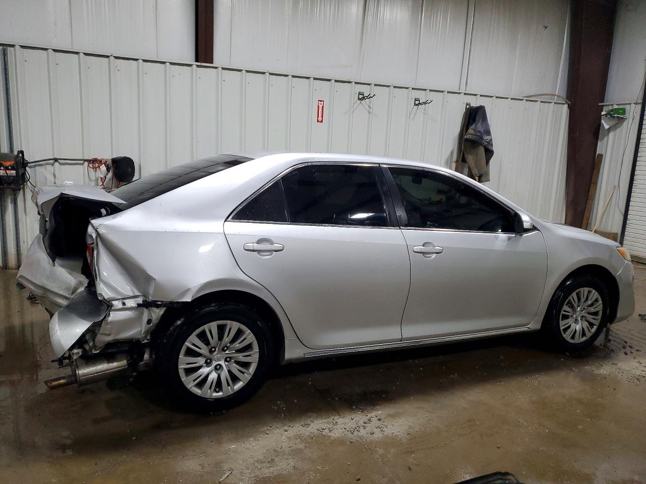 2012 TOYOTA CAMRY LE photo 5