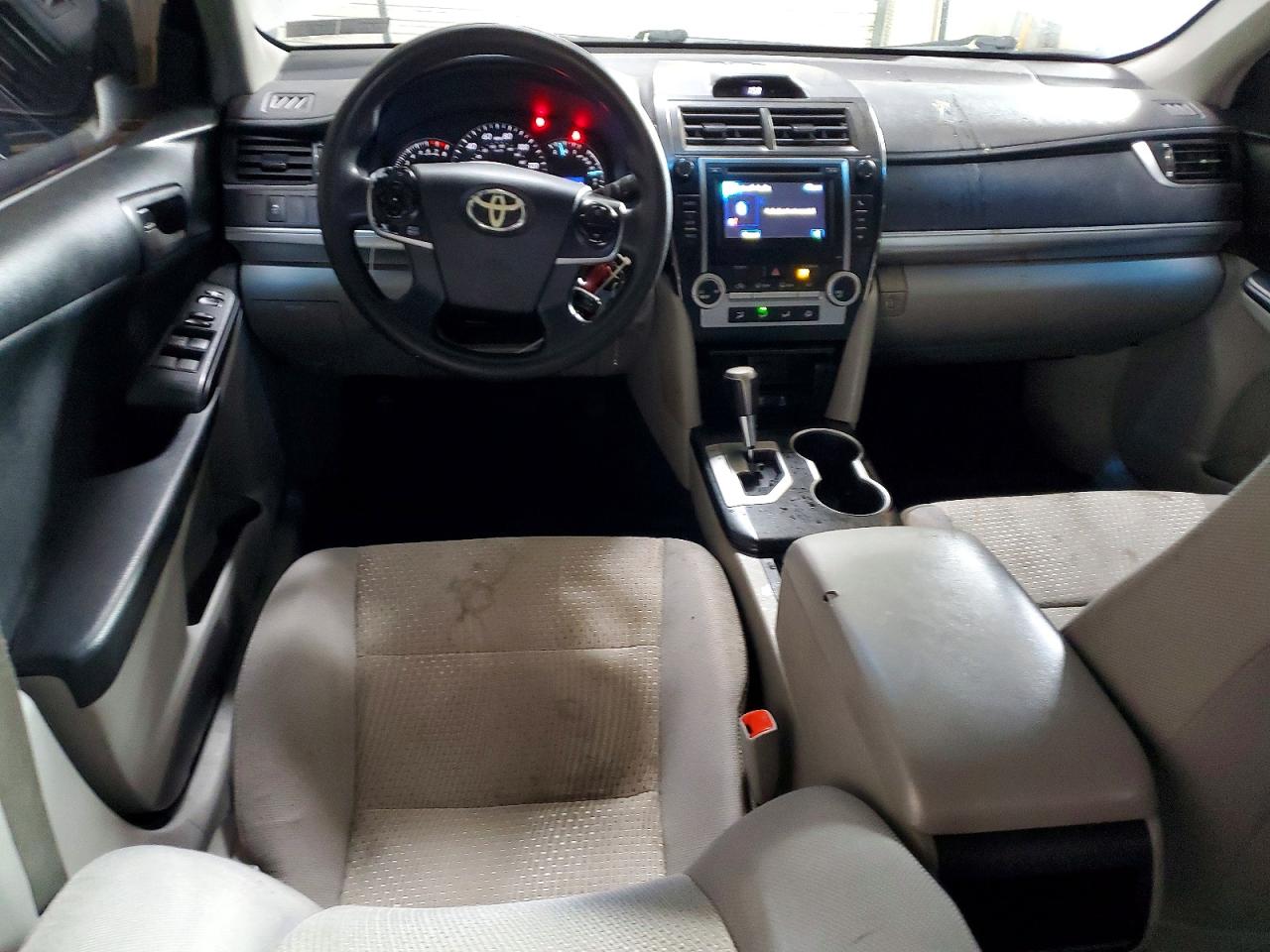 2012 TOYOTA CAMRY LE photo 15
