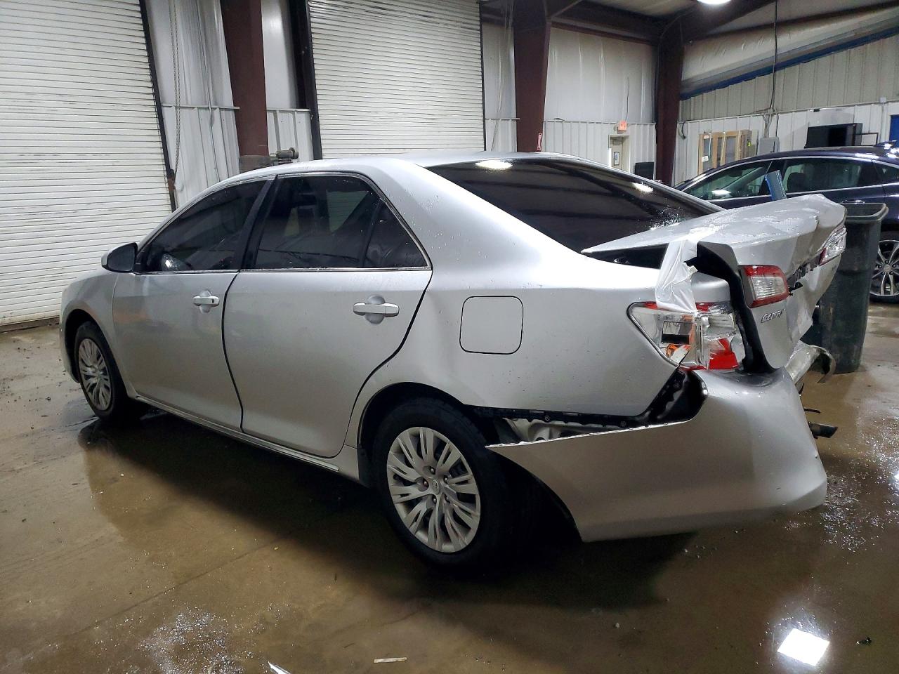2012 TOYOTA CAMRY LE photo 3