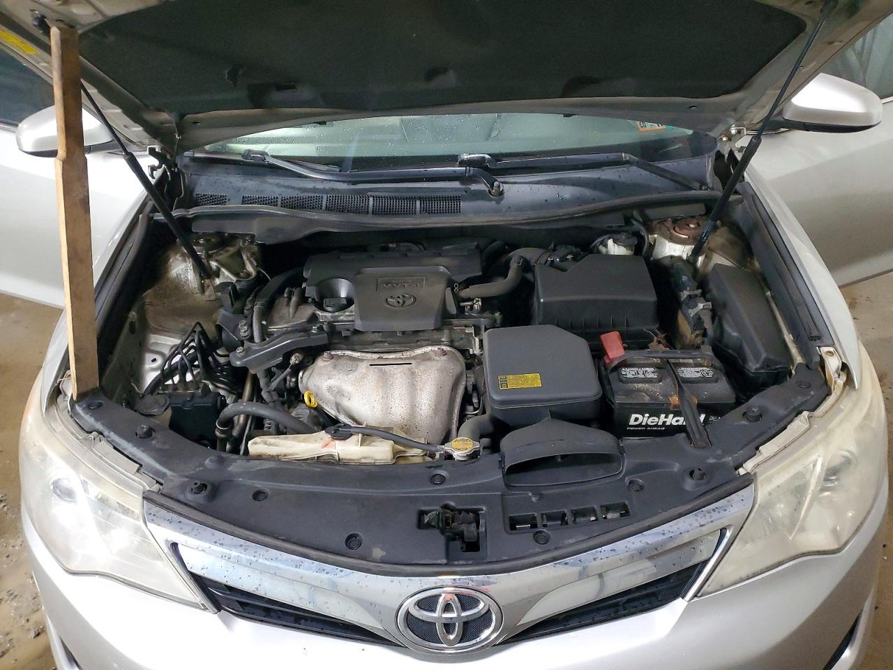 2012 TOYOTA CAMRY LE photo 21