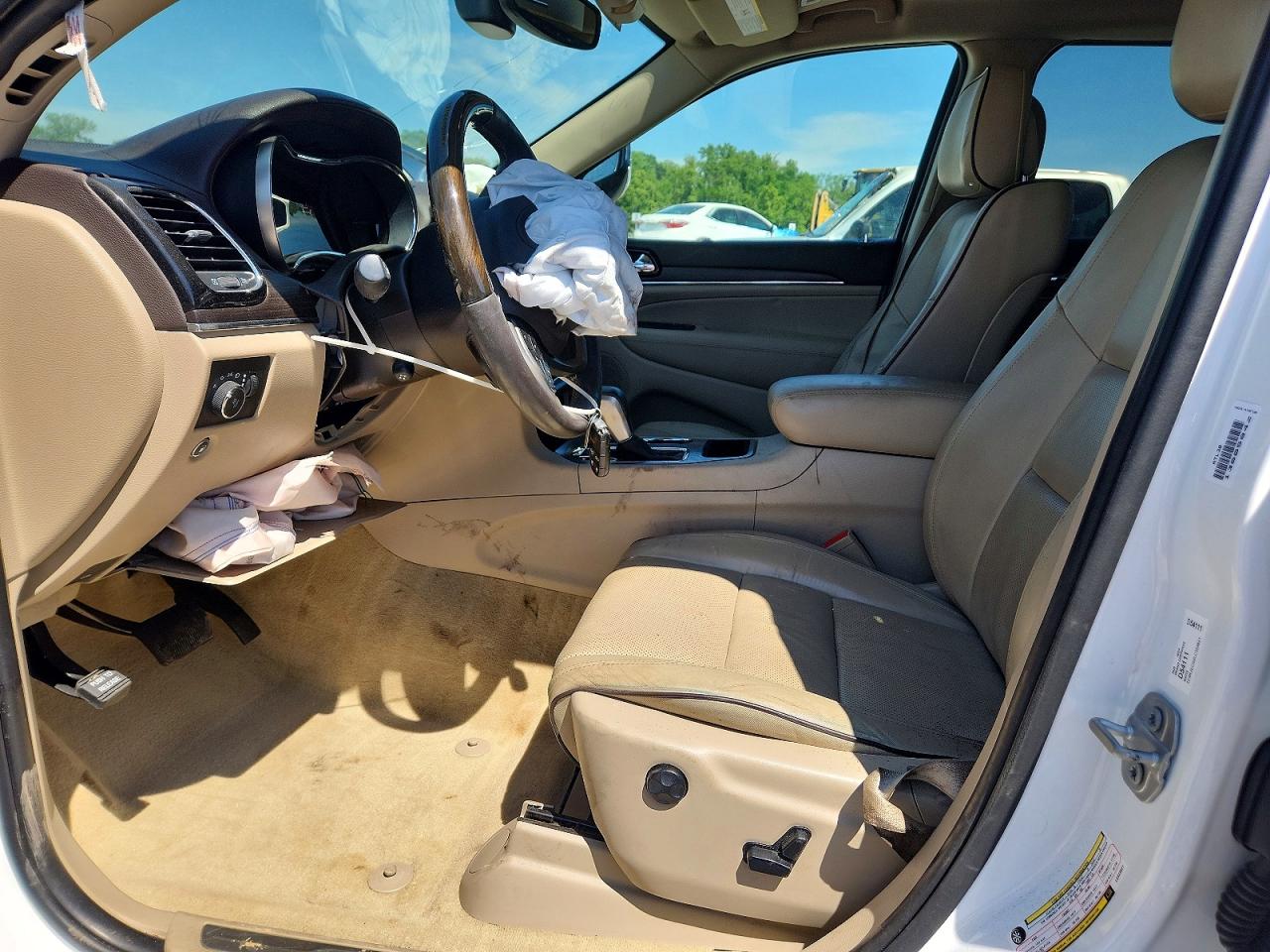 2020 JEEP GRAND CHEROKEE OVERLAND photo 19