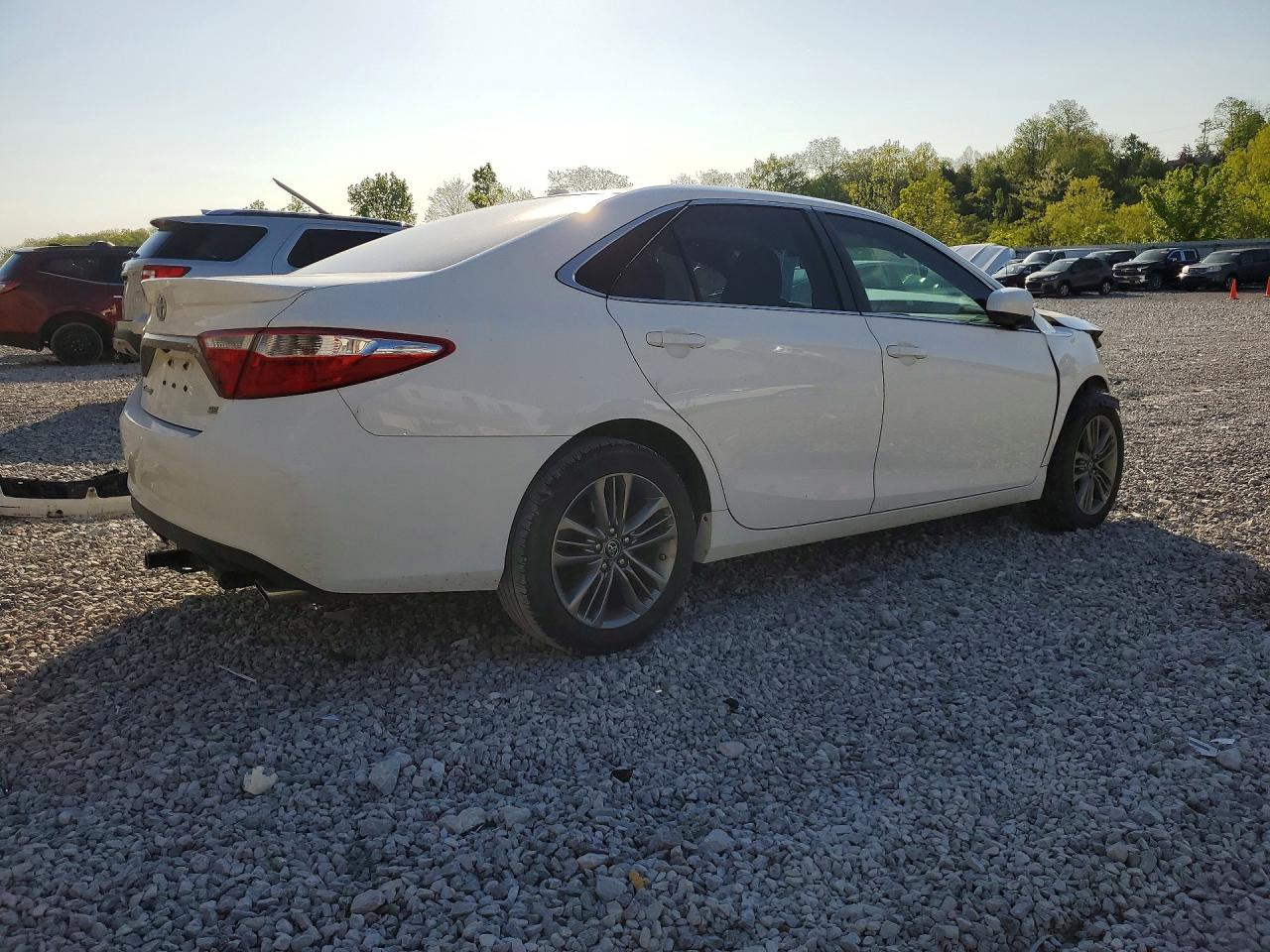 2017 TOYOTA CAMRY SE photo 5