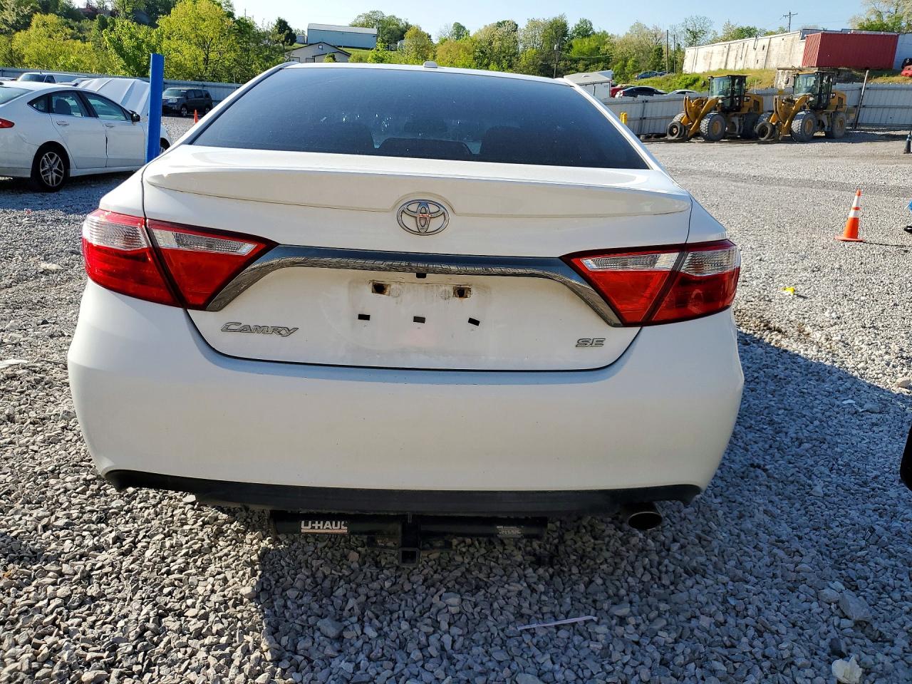 2017 TOYOTA CAMRY SE photo 11