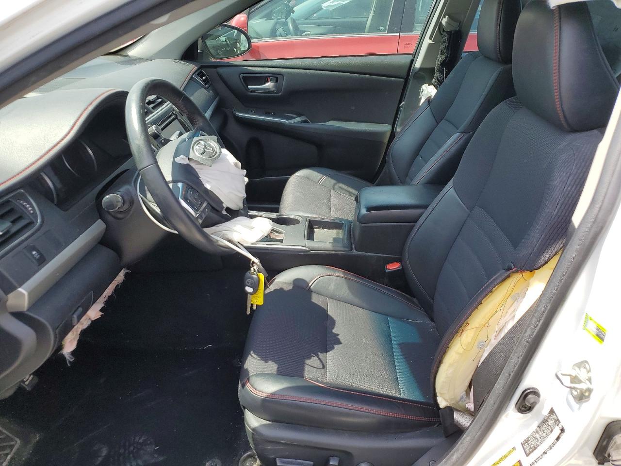 2017 TOYOTA CAMRY SE photo 13