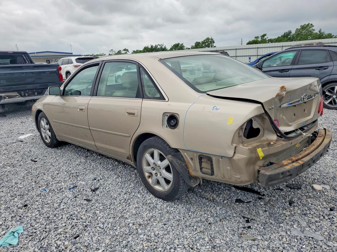 2003 TOYOTA AVALON XL photo 4