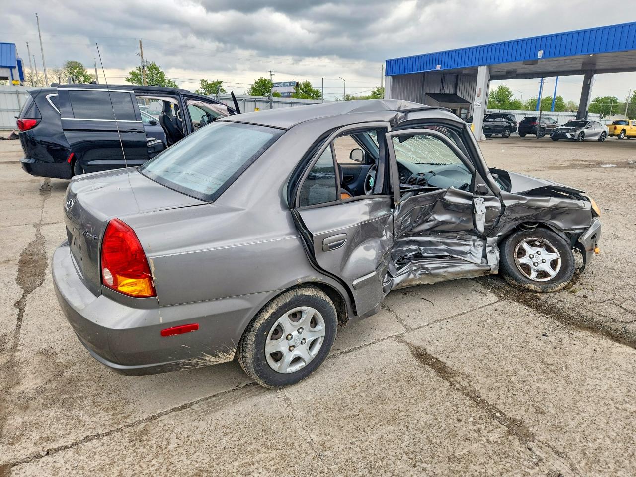 2005 HYUNDAI ACCENT GL photo 5