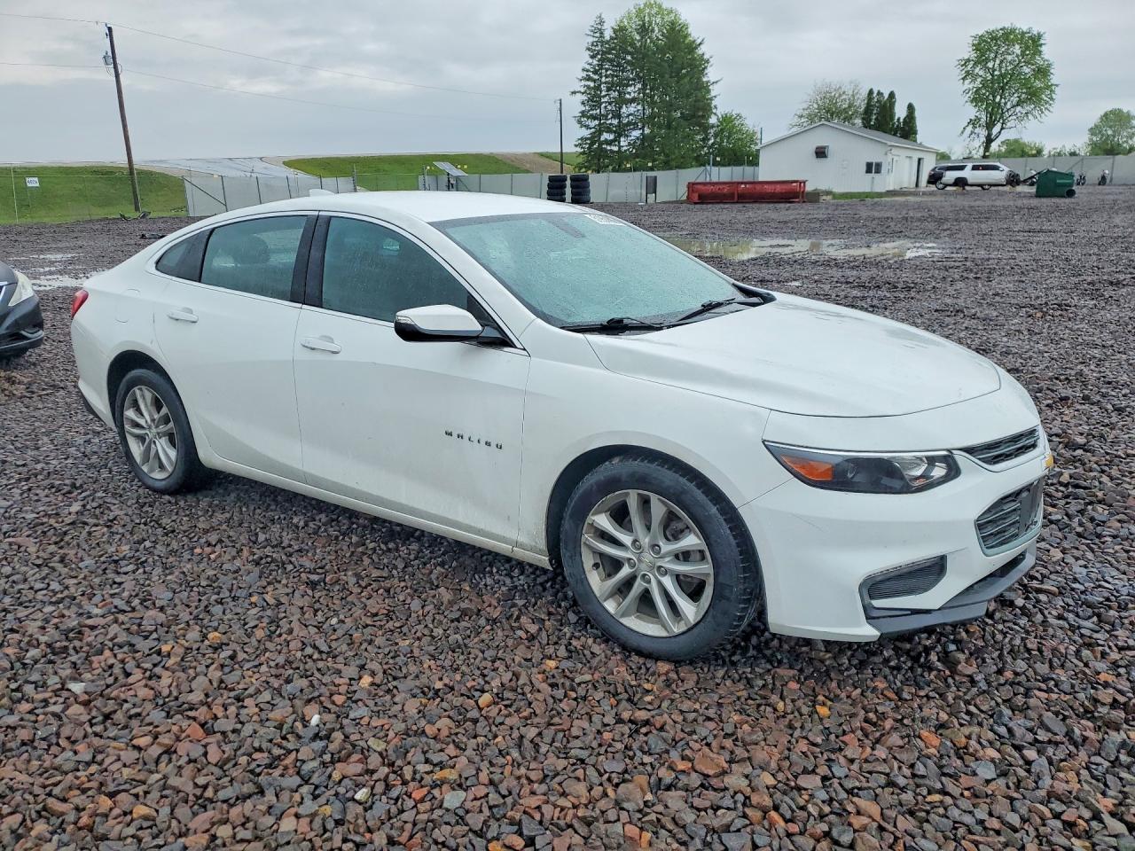 2017 CHEVROLET MALIBU LT photo 10