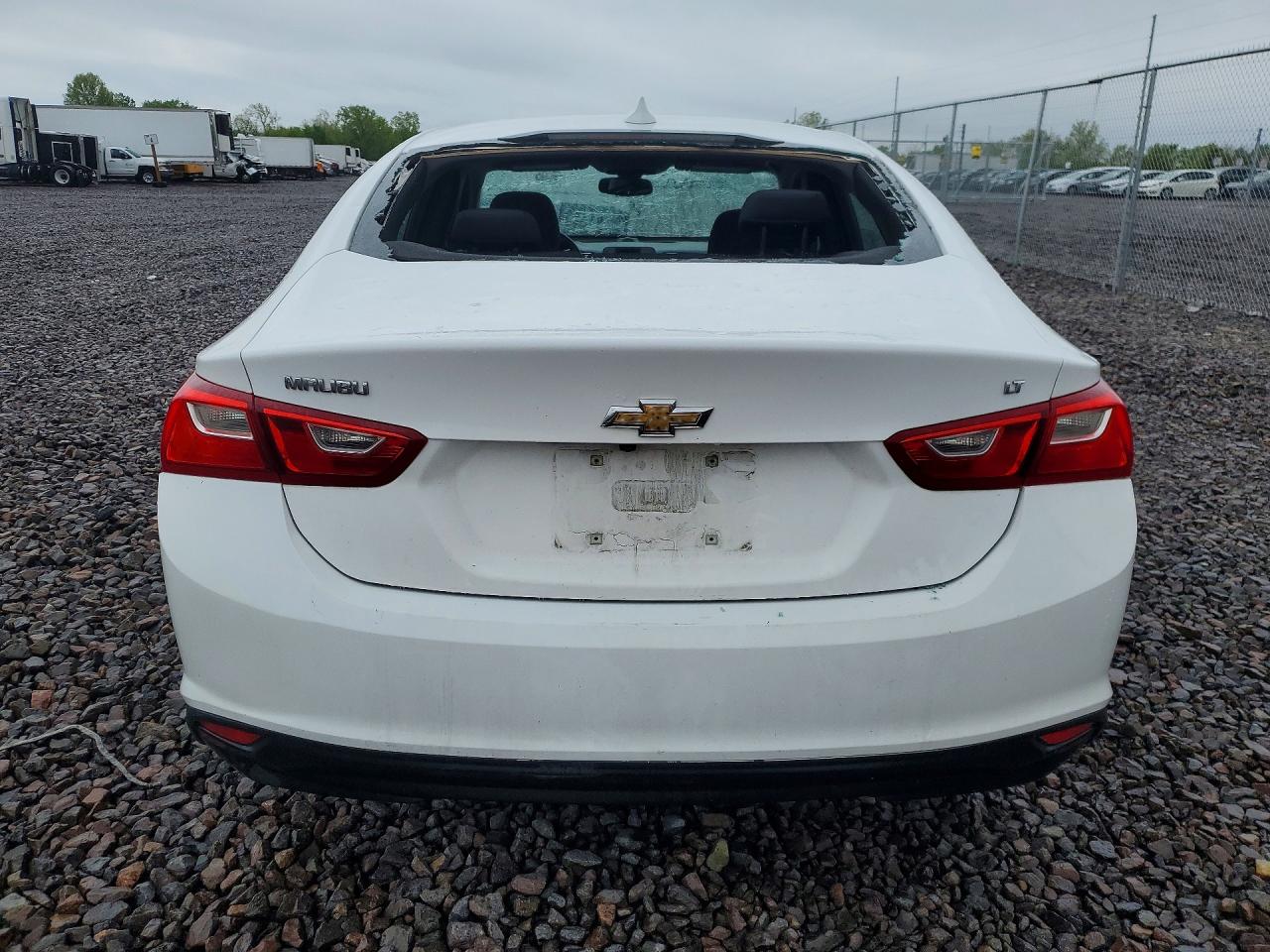 2017 CHEVROLET MALIBU LT photo 16