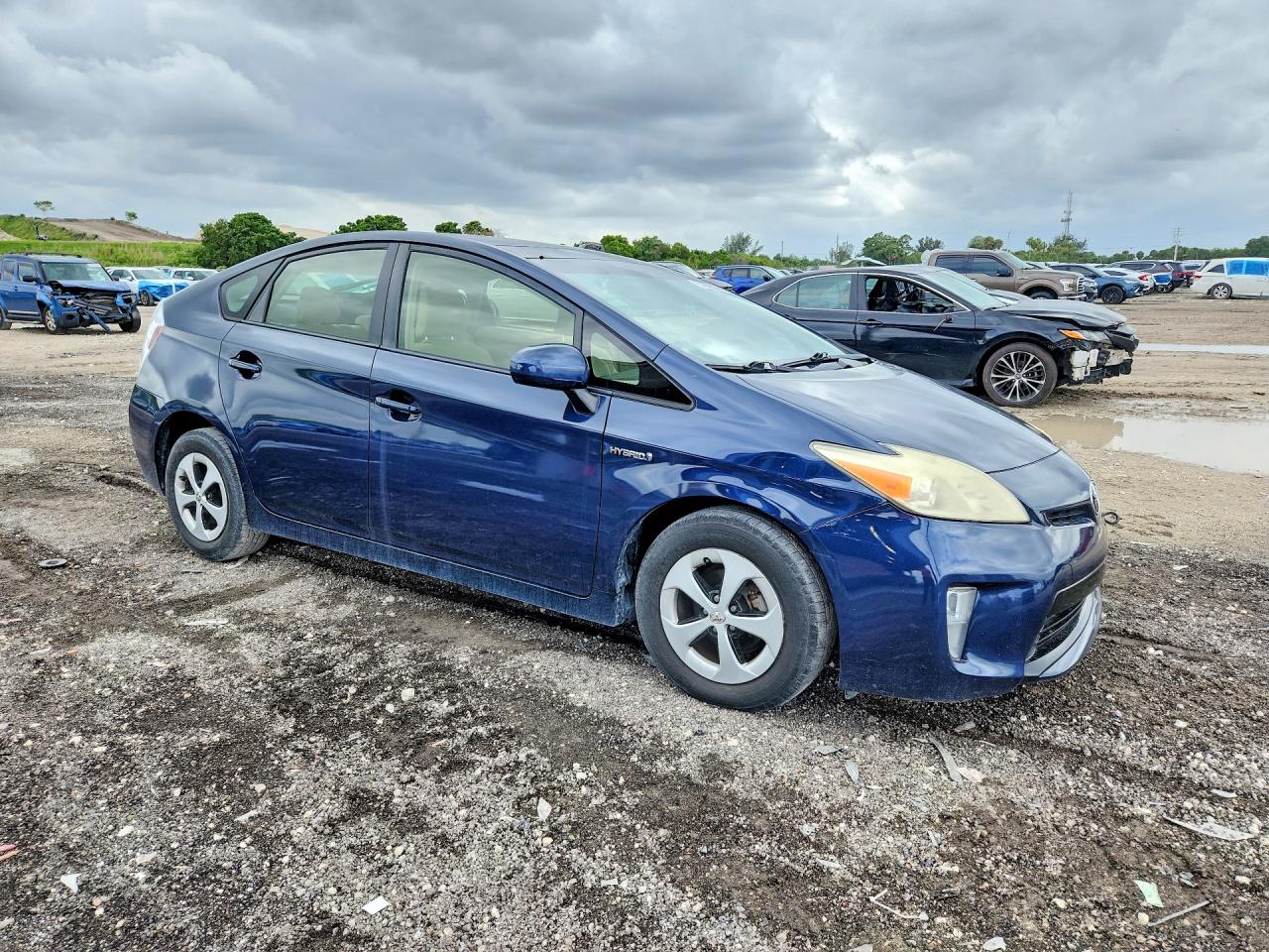2012 TOYOTA PRIUS THREE photo 4