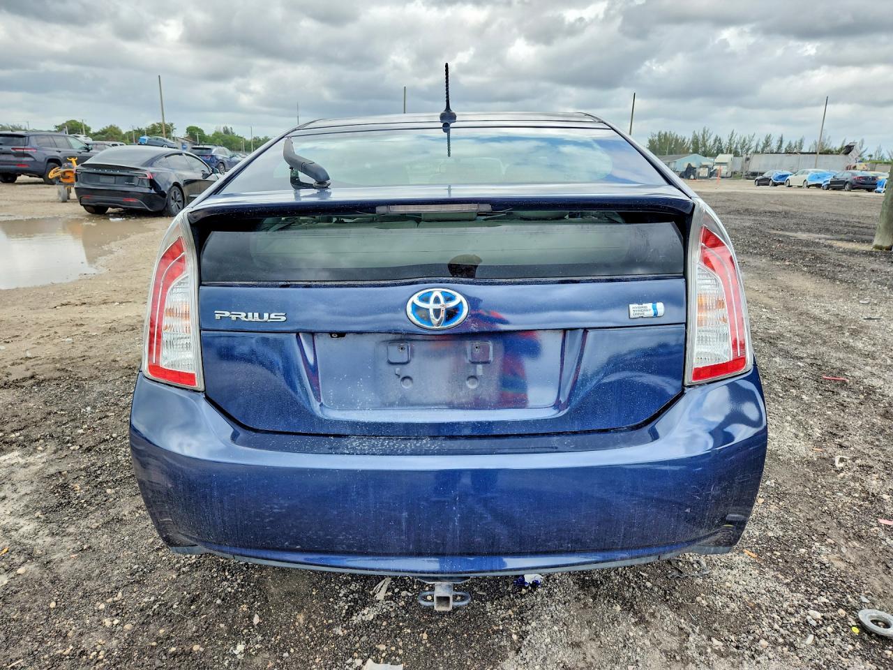 2012 TOYOTA PRIUS THREE photo 6