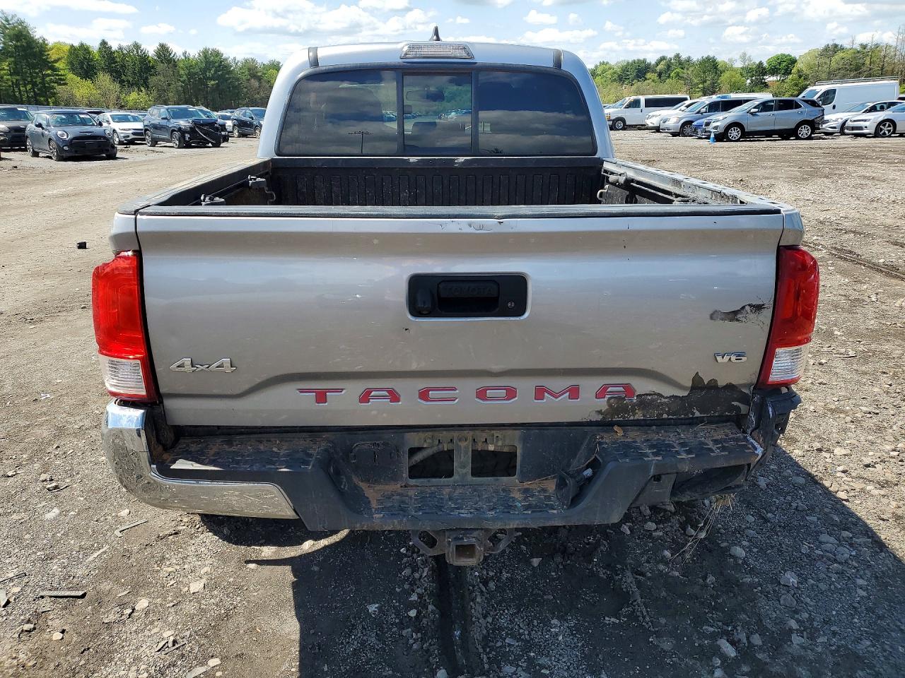 2017 TOYOTA TACOMA SR5 V6 photo 11