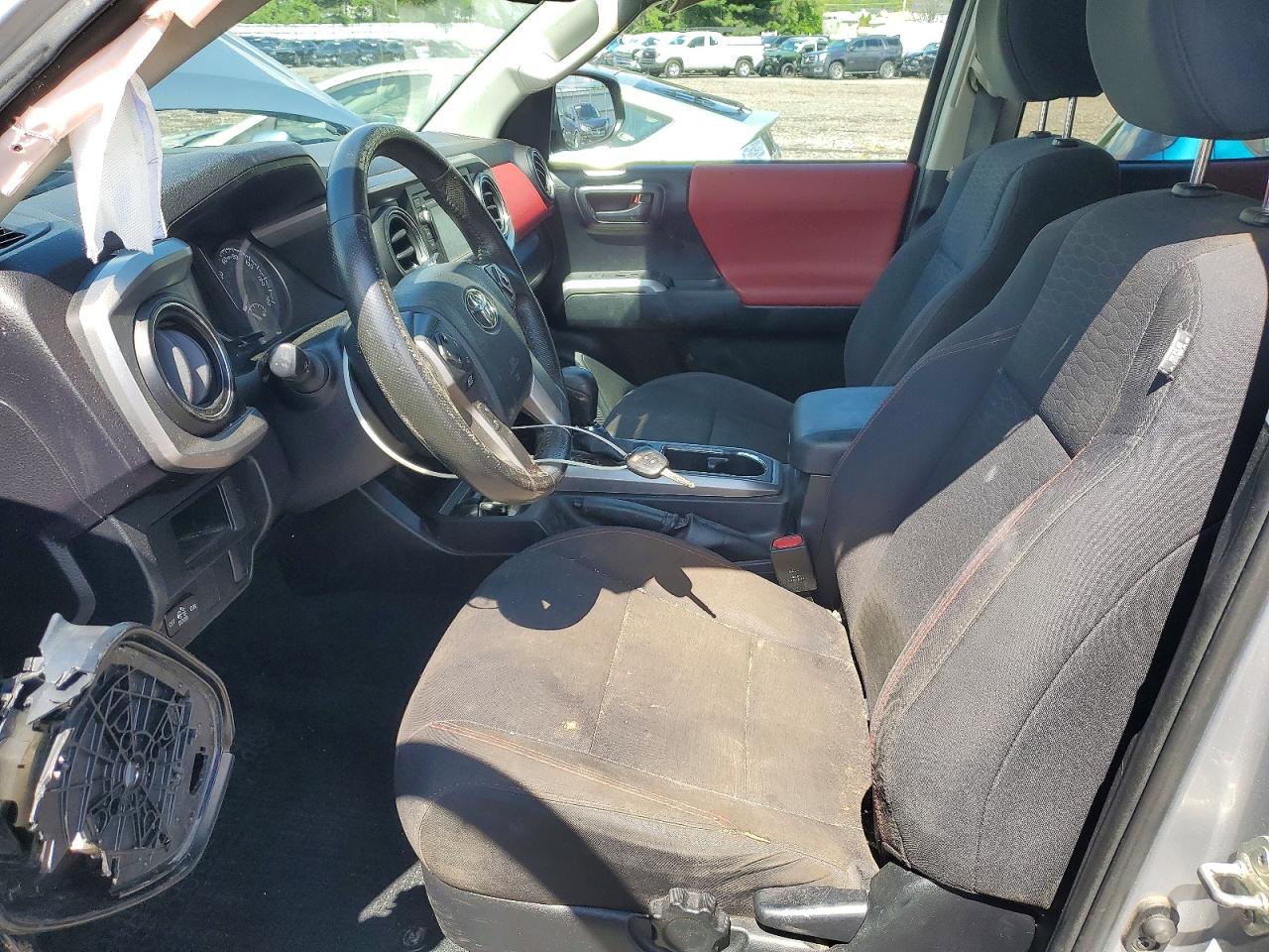 2017 TOYOTA TACOMA SR5 V6 photo 13