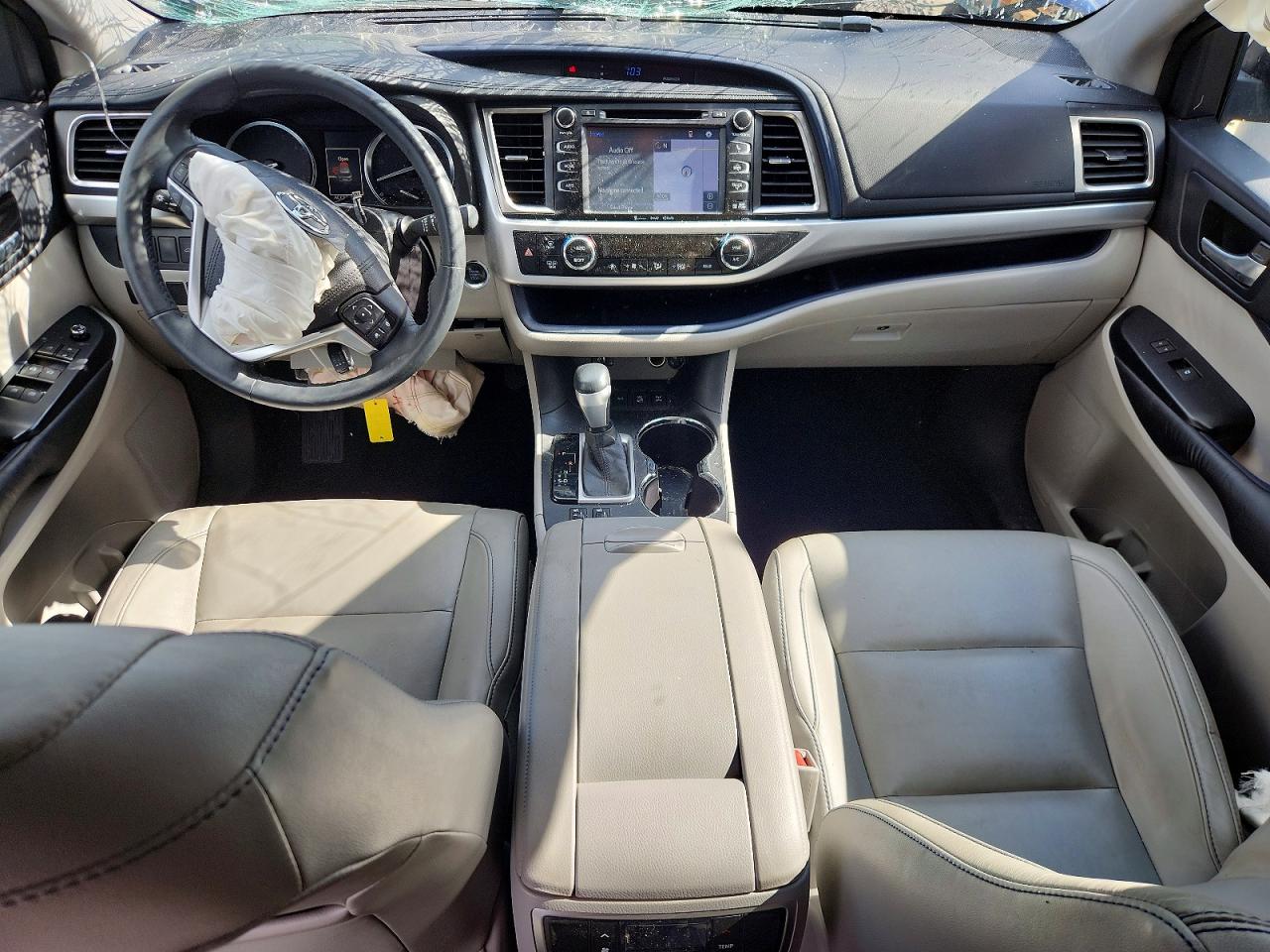2016 TOYOTA HIGHLANDER XLE photo 22