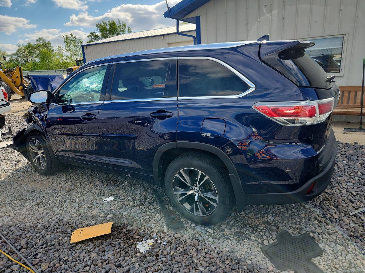 2016 TOYOTA HIGHLANDER XLE photo 4