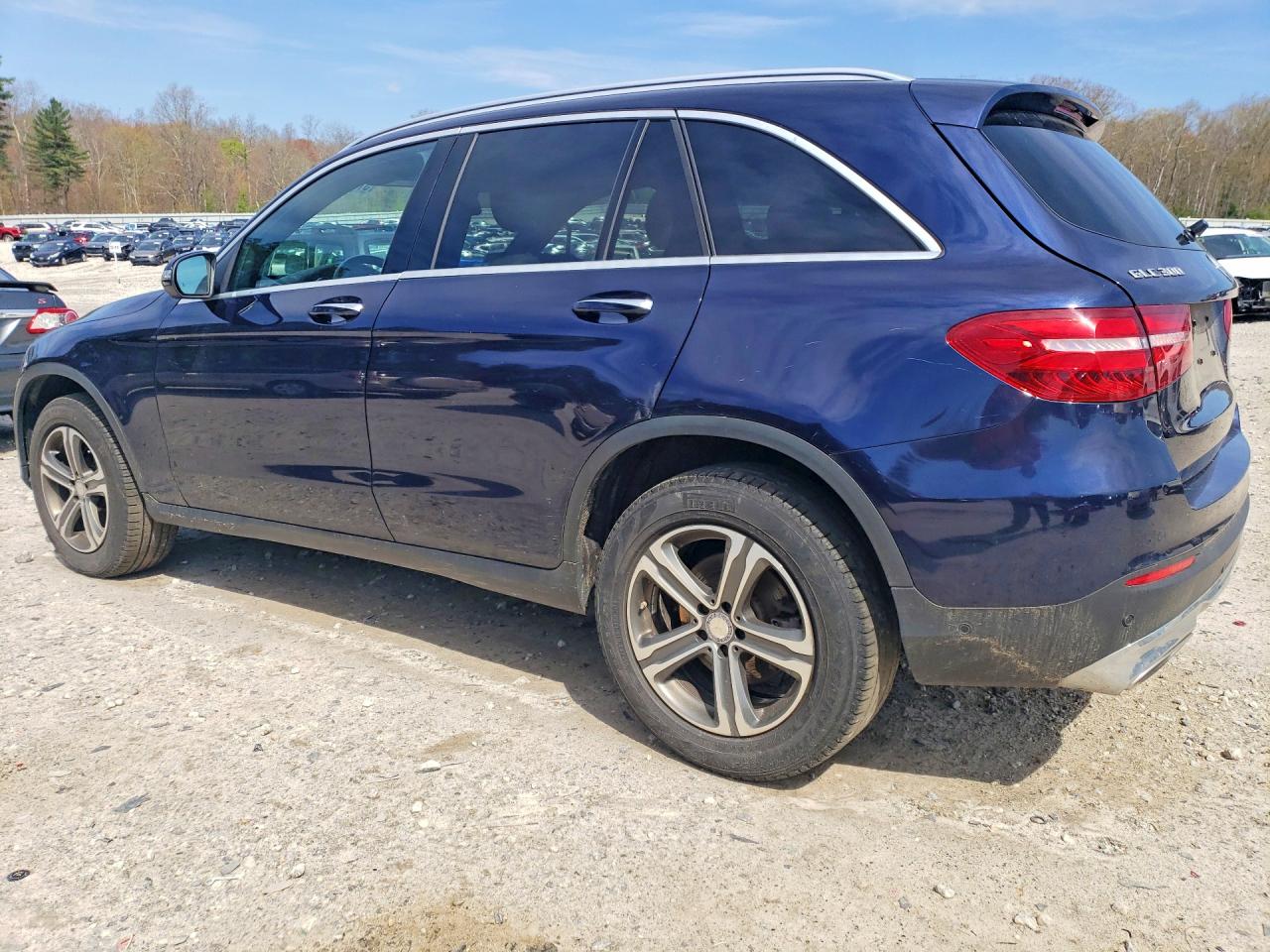 2017 MERCEDES-BENZ GLC 300 4MATIC photo 3