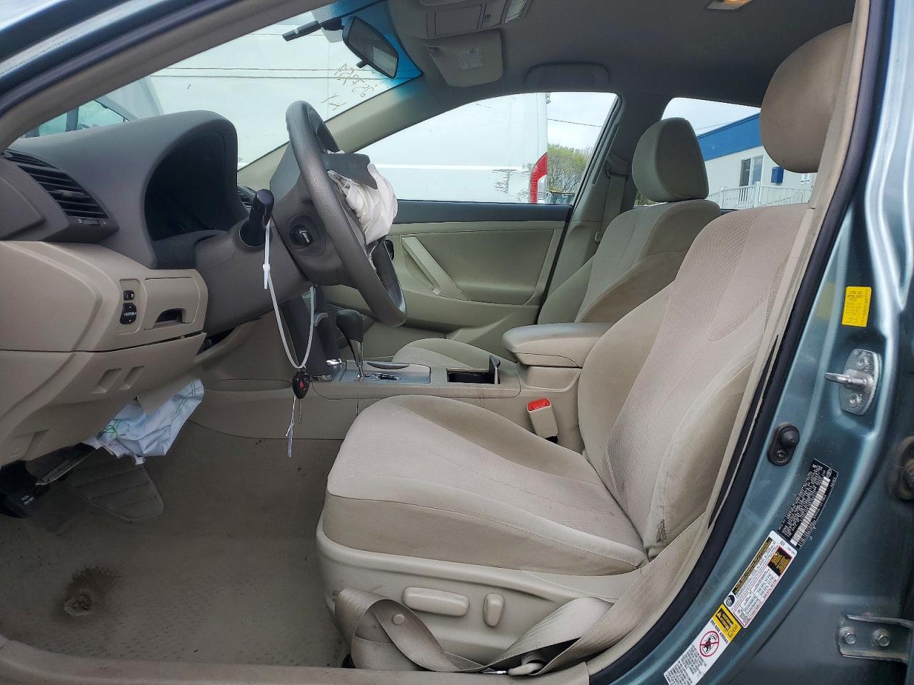 2011 TOYOTA CAMRY LE photo 7