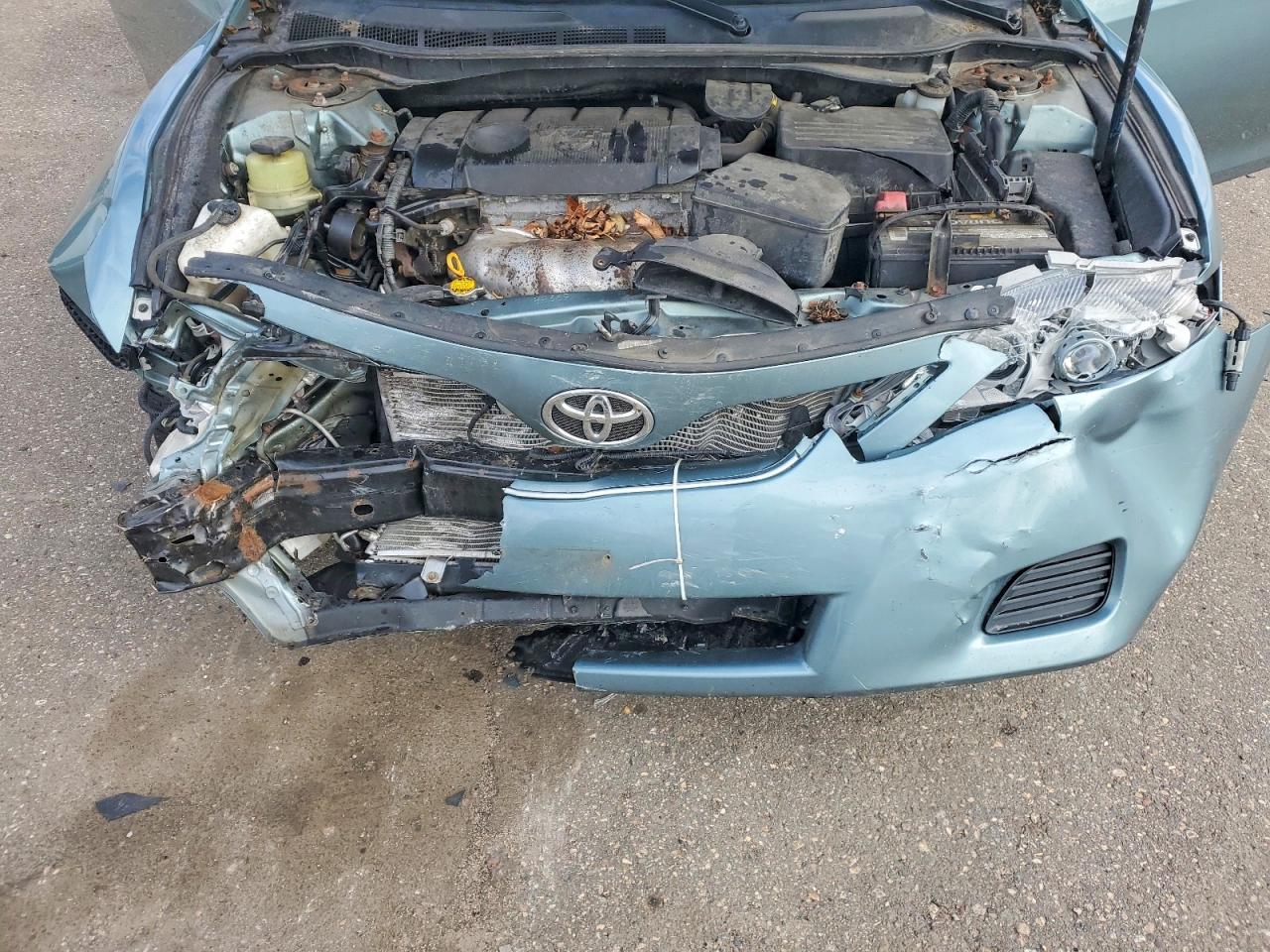 2011 TOYOTA CAMRY LE photo 11