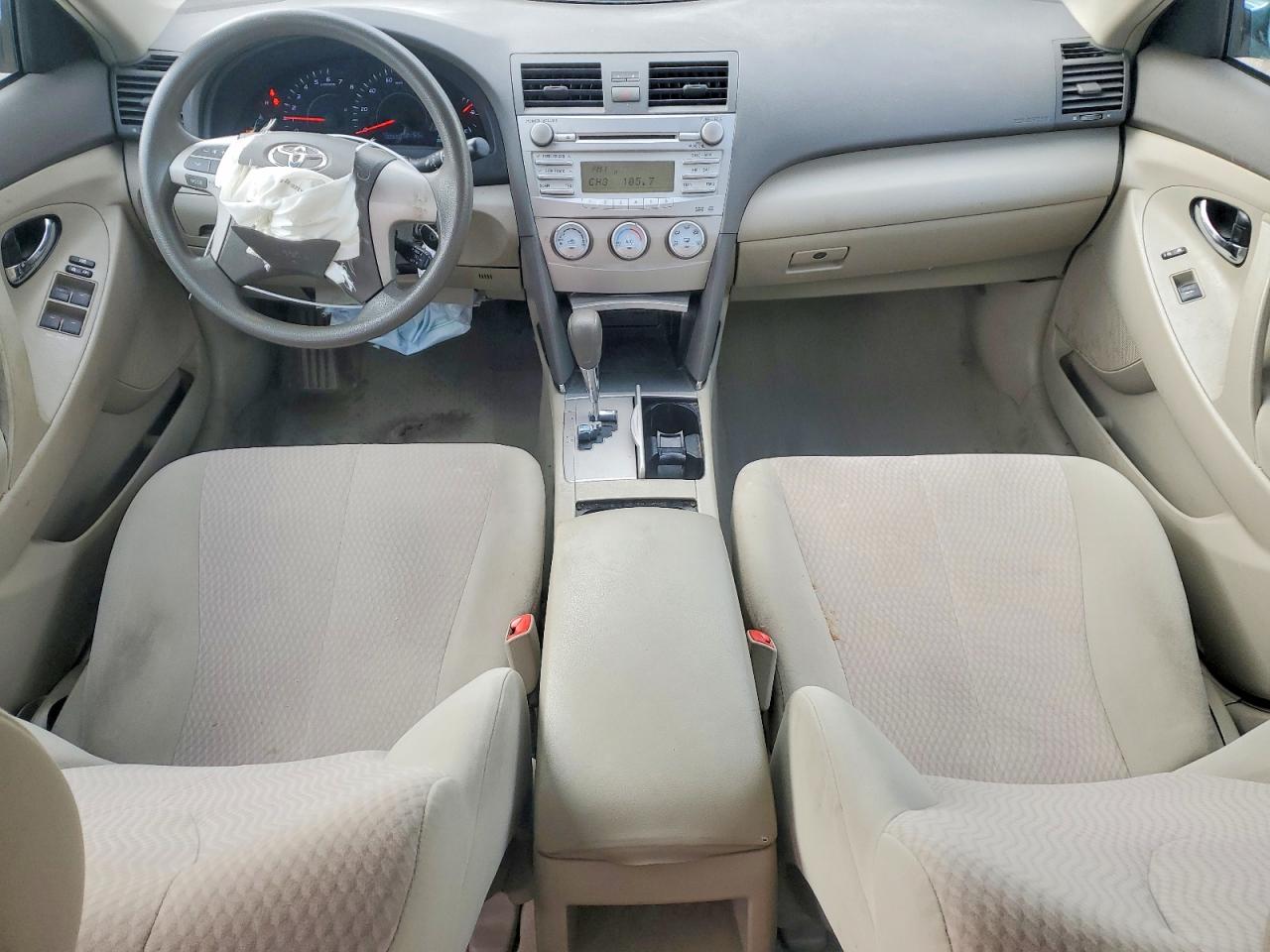 2011 TOYOTA CAMRY LE photo 8