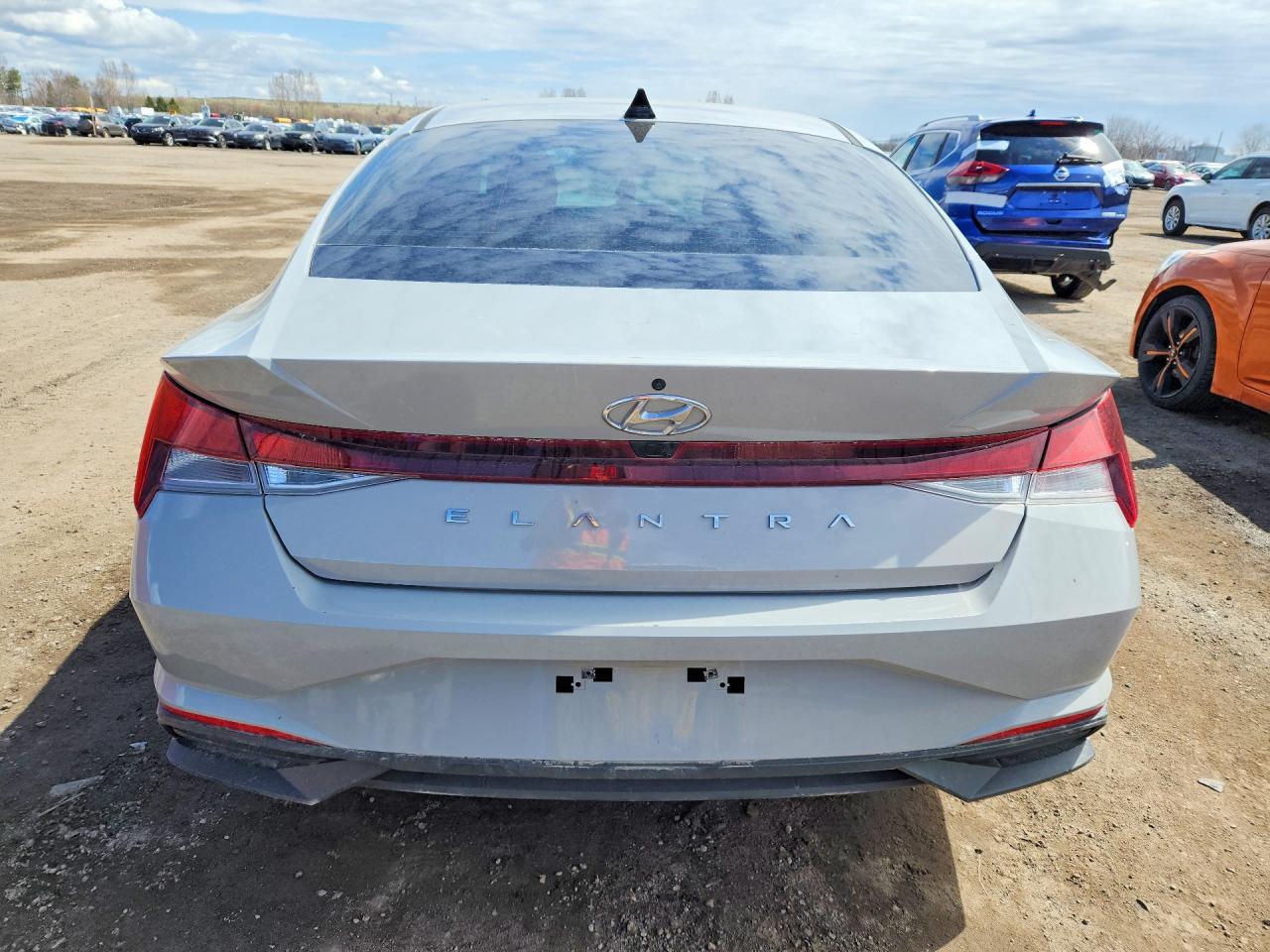 2022 HYUNDAI ELANTRA SEL photo 11