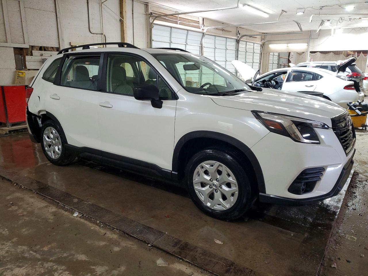 2024 SUBARU FORESTER photo 4
