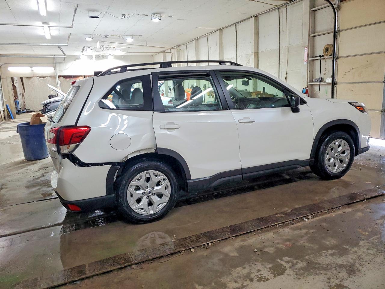 2024 SUBARU FORESTER photo 3
