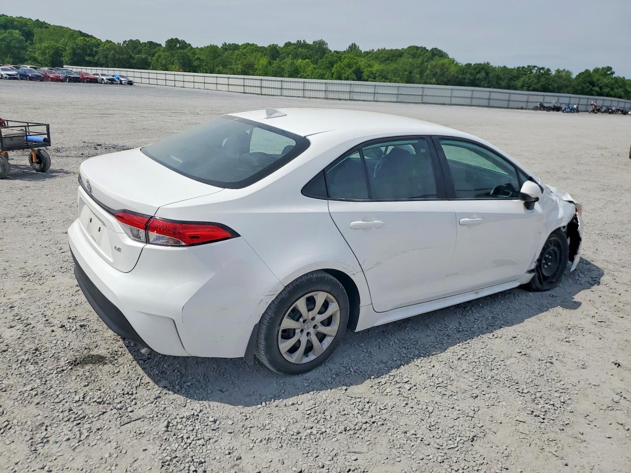 2025 TOYOTA COROLLA LE photo 5