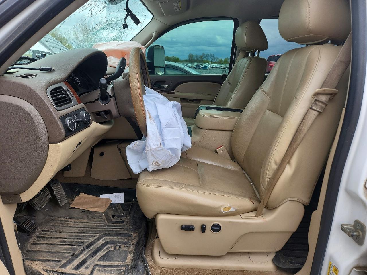 2014 CHEVROLET SILVERADO K3500 LTZ photo 13