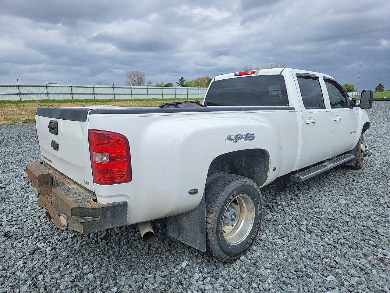 2014 CHEVROLET SILVERADO K3500 LTZ photo 5