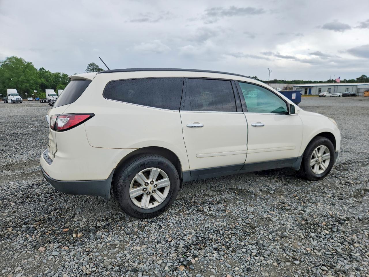 2014 CHEVROLET TRAVERSE LT photo 7