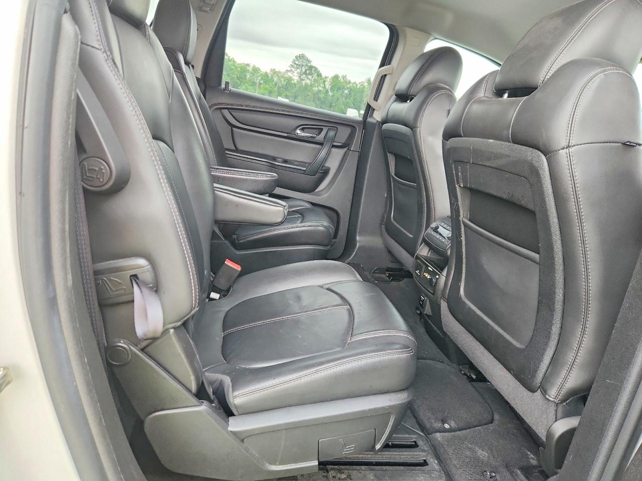 2014 CHEVROLET TRAVERSE LT photo 31