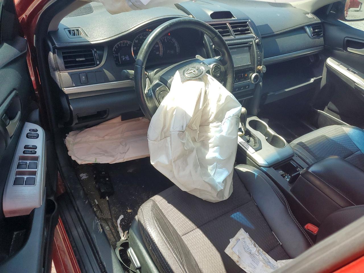2012 TOYOTA CAMRY SE photo 22