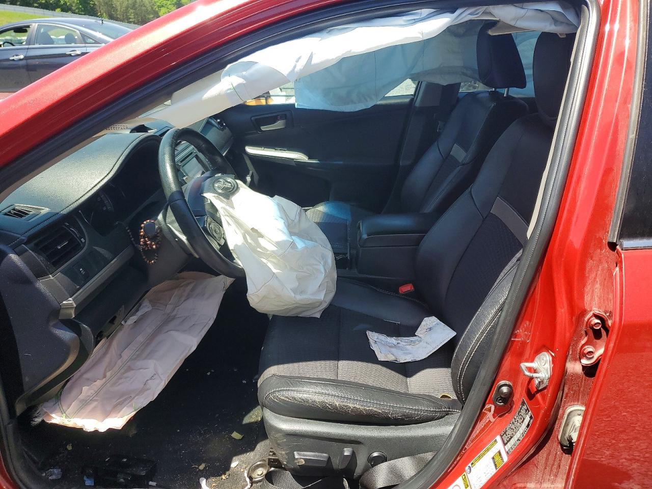 2012 TOYOTA CAMRY SE photo 19