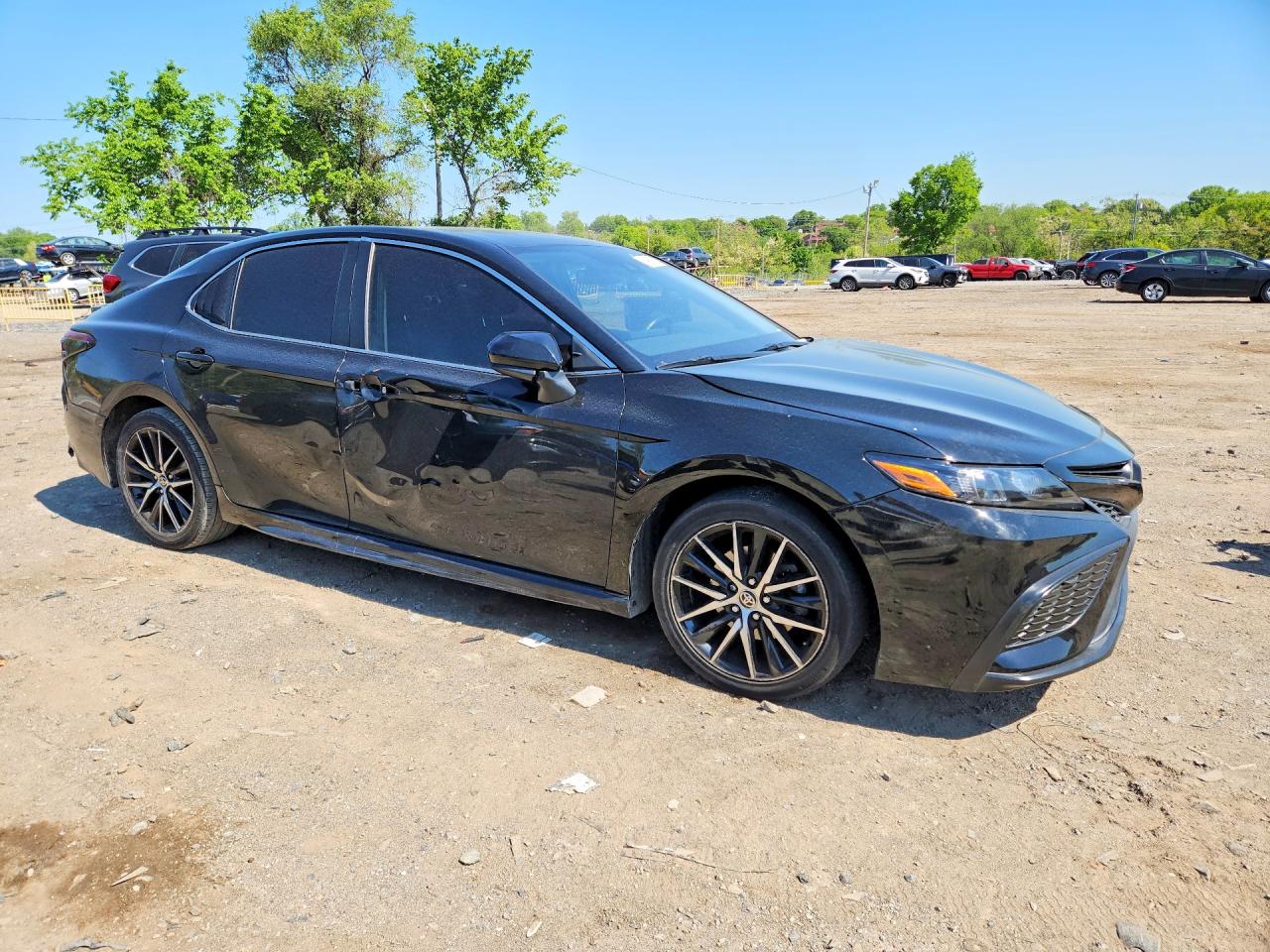 2021 TOYOTA CAMRY SE photo 4