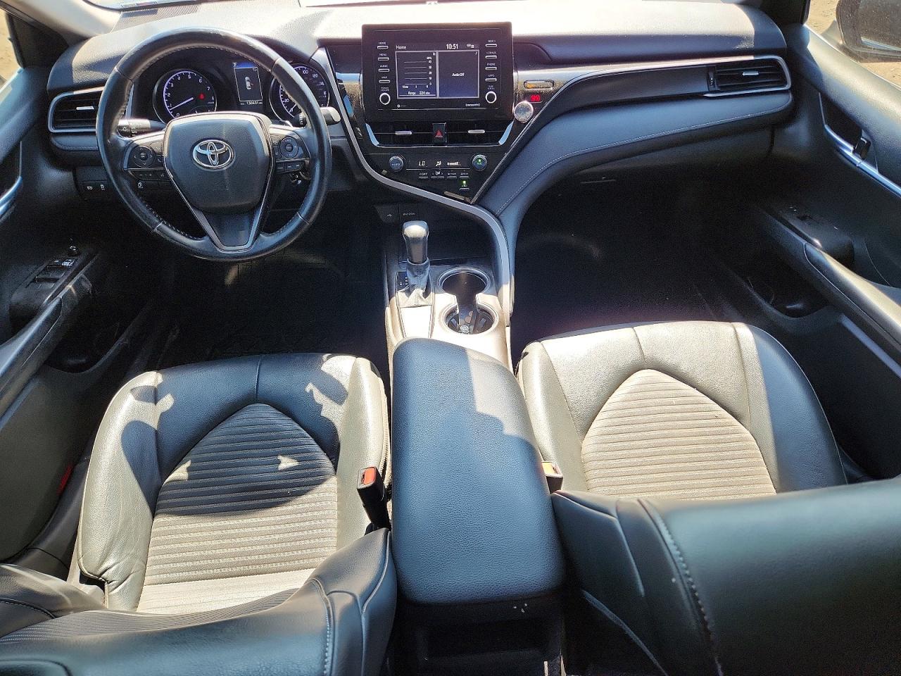2021 TOYOTA CAMRY SE photo 8