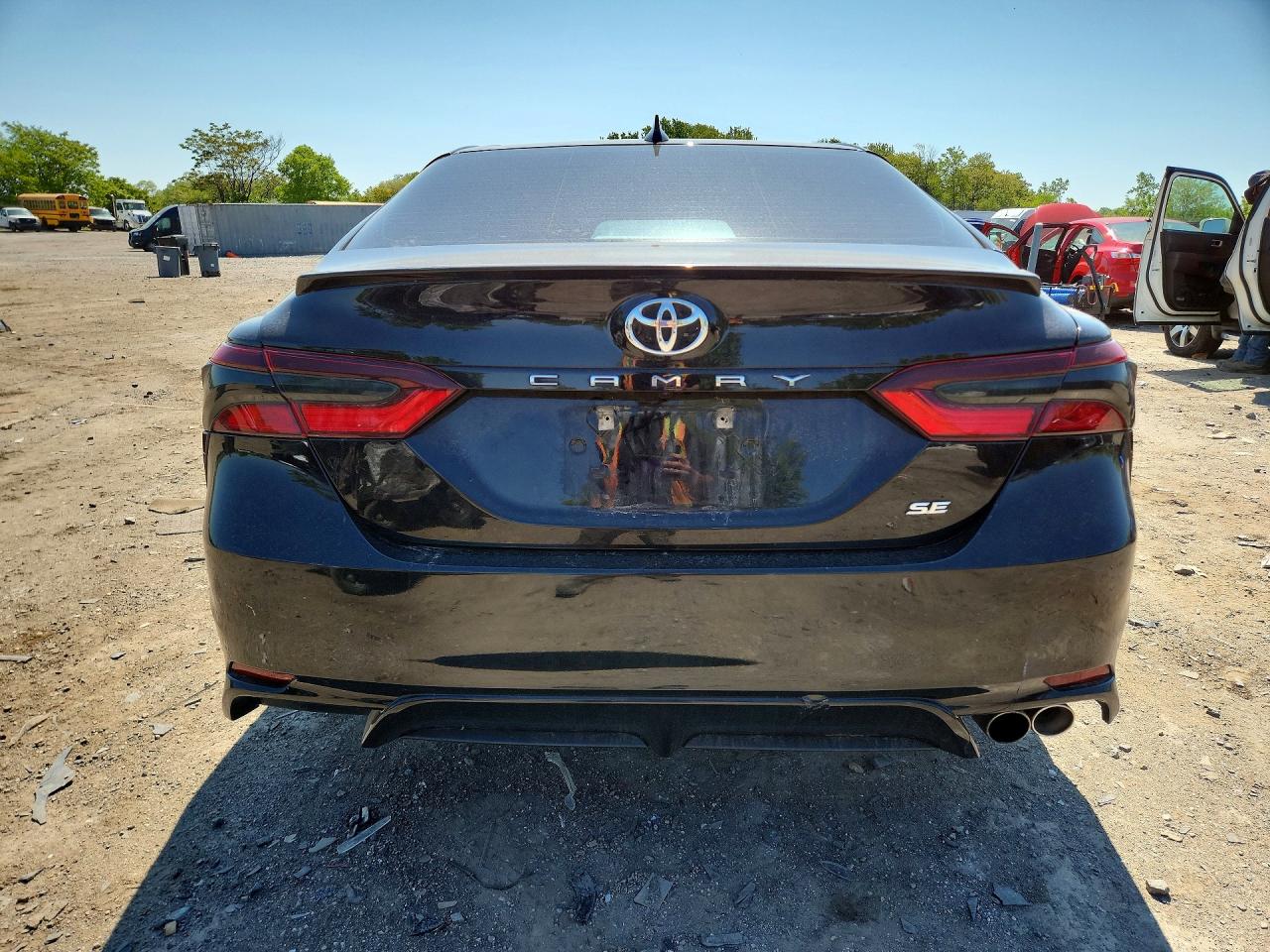 2021 TOYOTA CAMRY SE photo 6