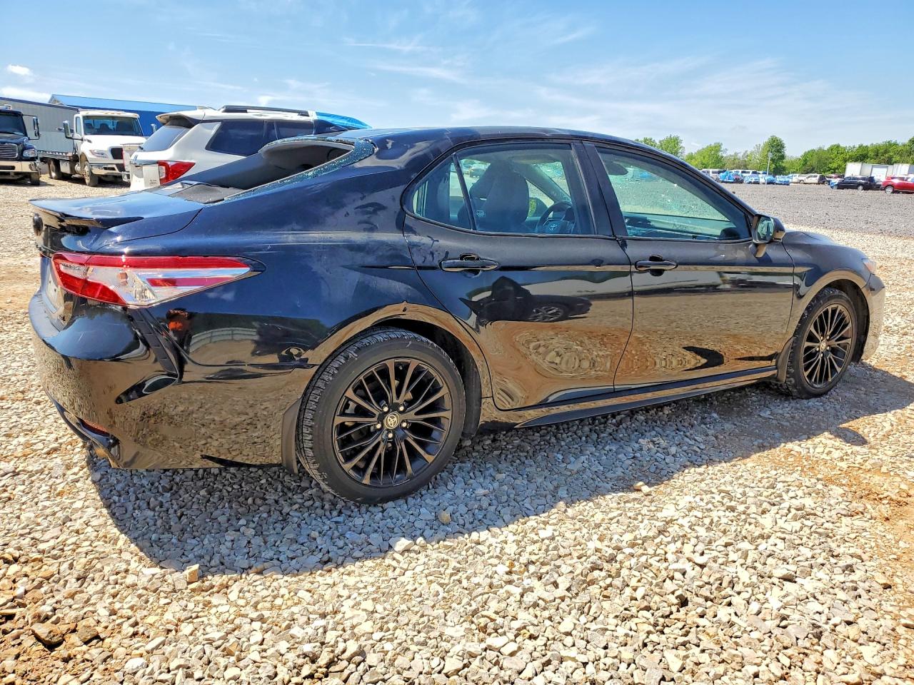 2020 TOYOTA CAMRY SE NIGHTSHADE photo 5