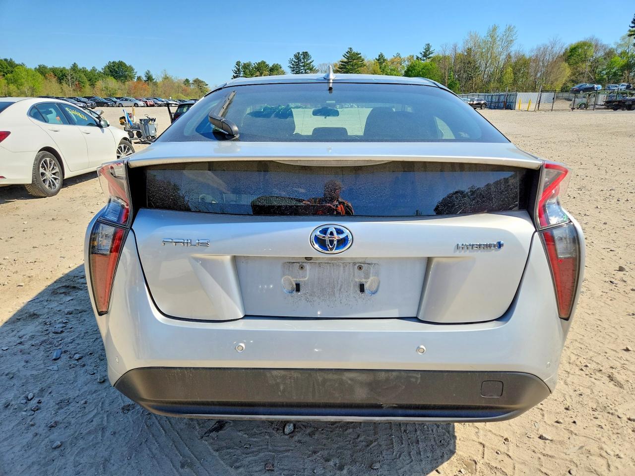 2018 TOYOTA PRIUS TWO photo 11