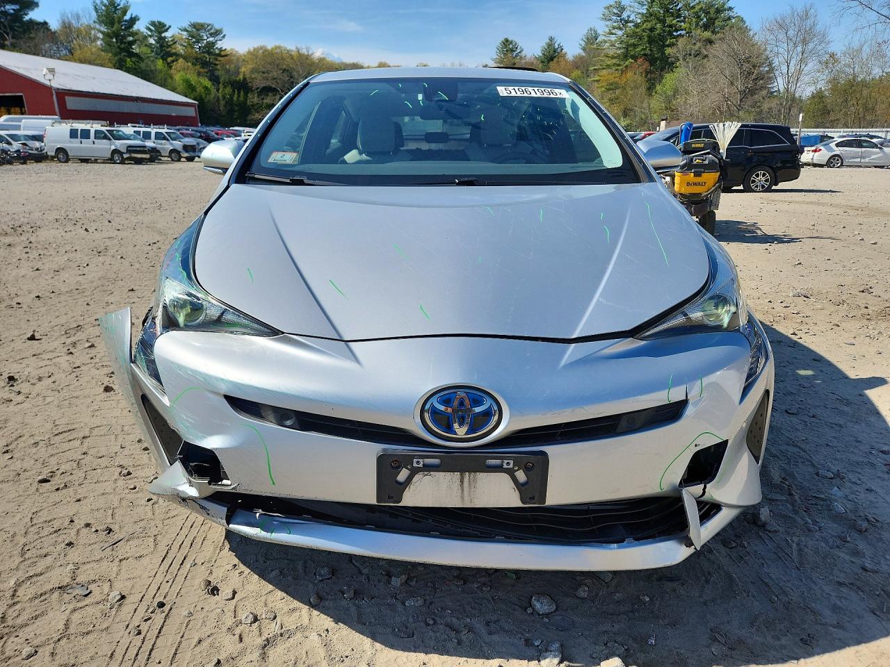 2018 TOYOTA PRIUS TWO photo 9