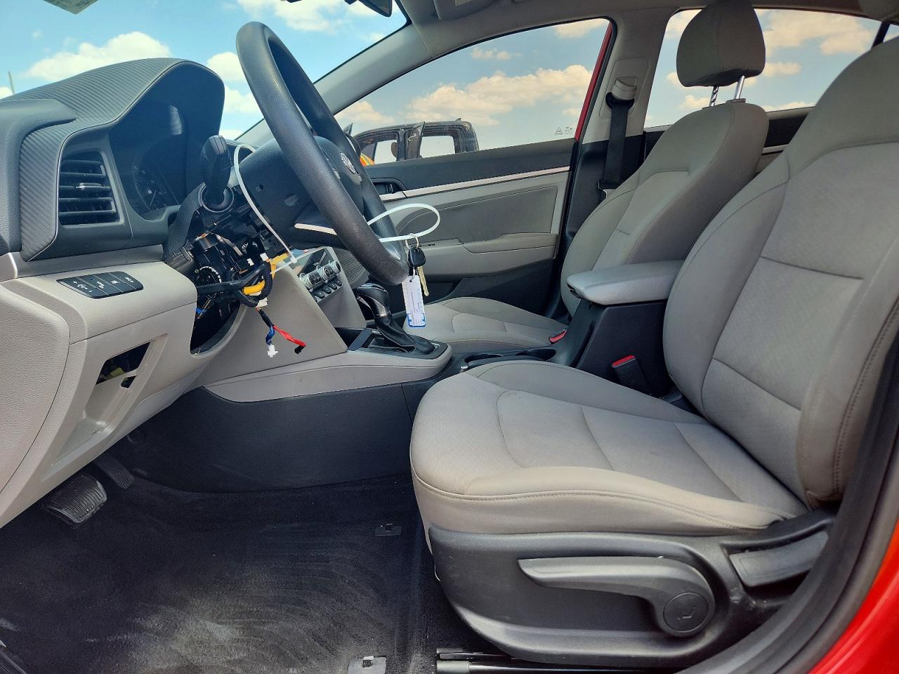 2020 HYUNDAI ELANTRA SEL photo 7