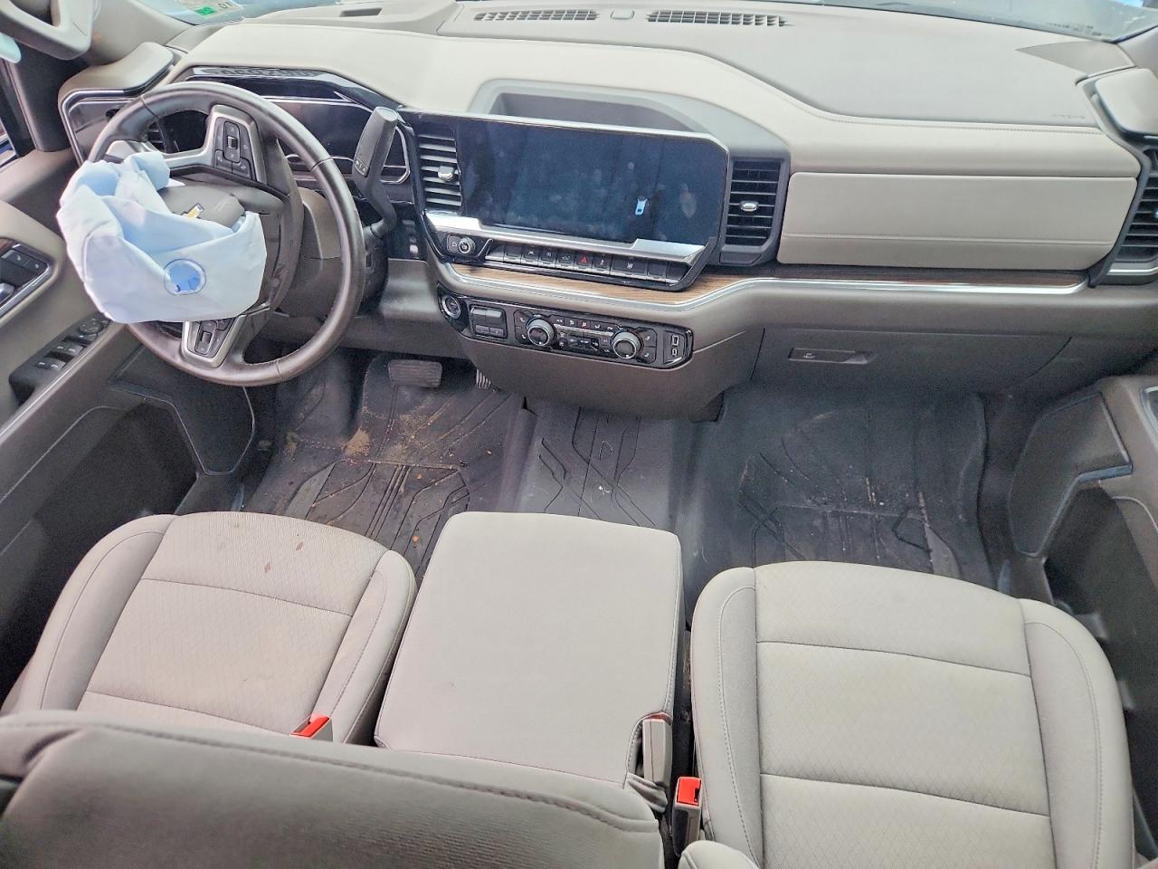 2025 CHEVROLET SILVERADO C1500 LT photo 15