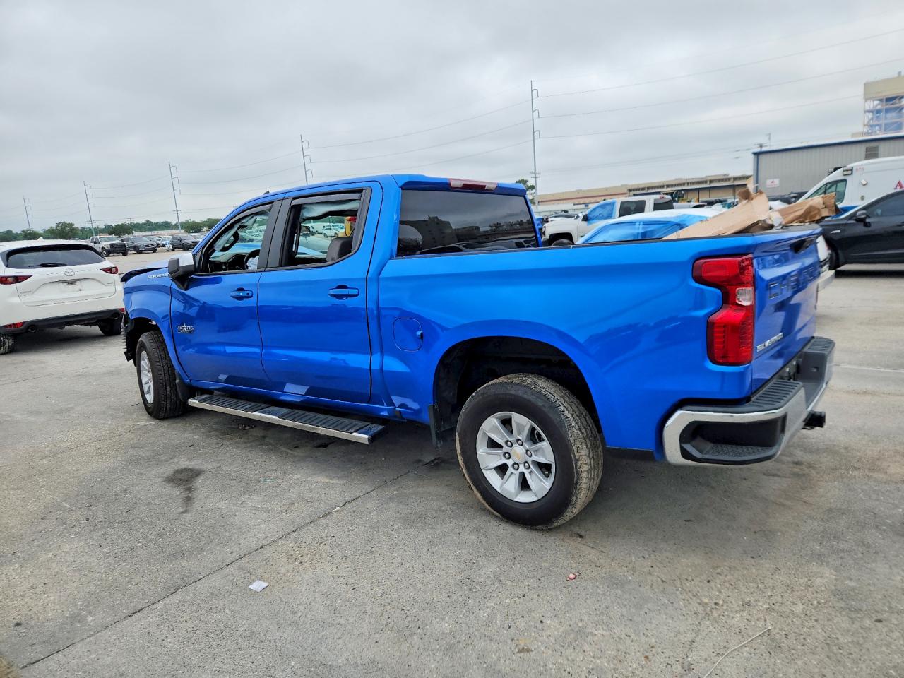 2025 CHEVROLET SILVERADO C1500 LT photo 3
