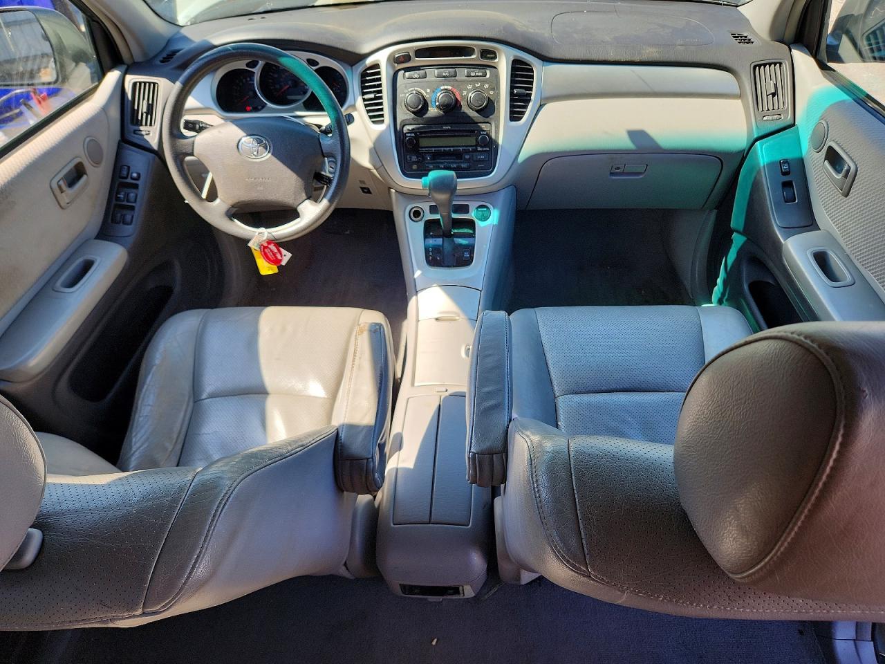 2005 TOYOTA HIGHLANDER LIMITED photo 15