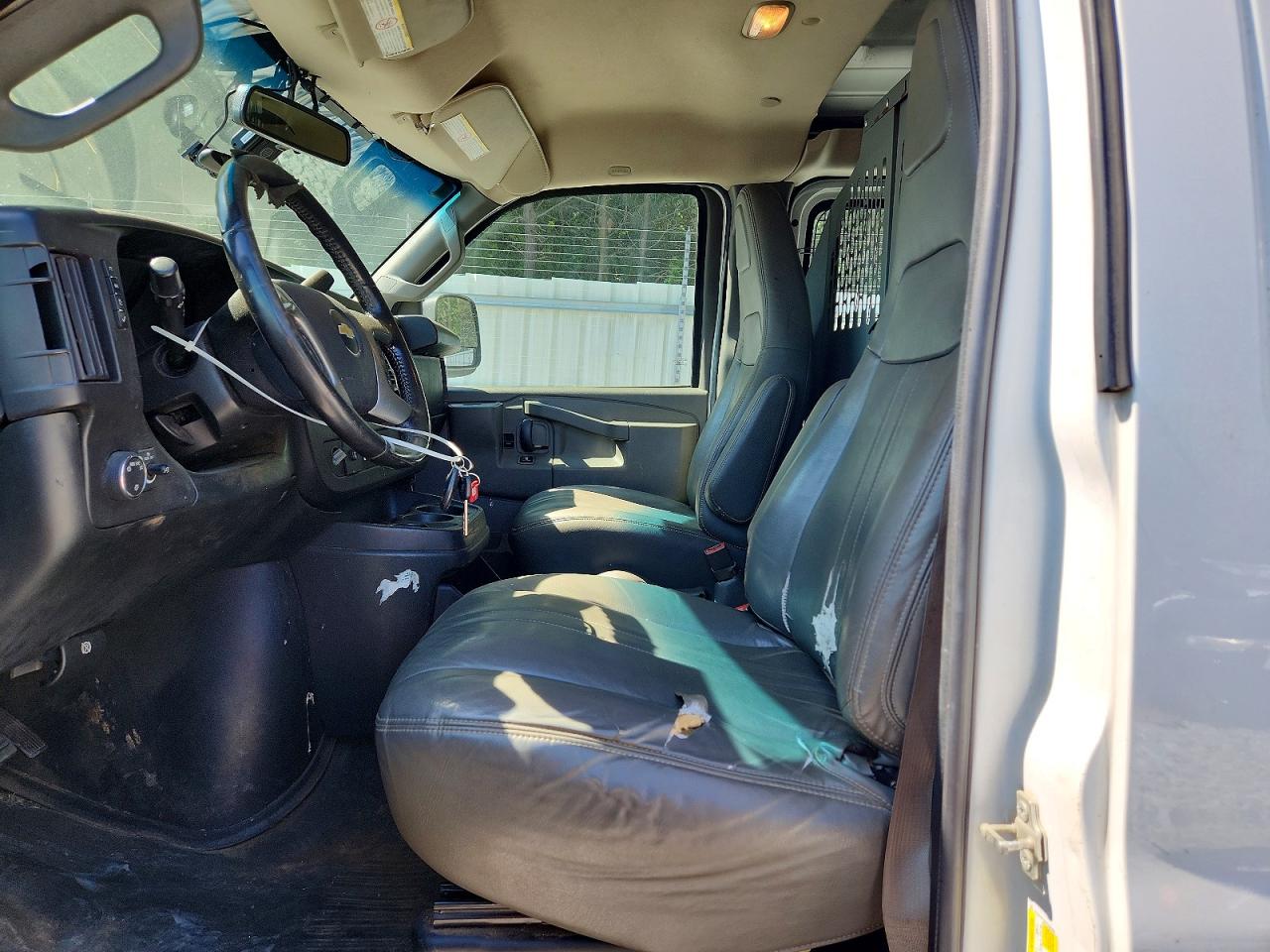2017 CHEVROLET EXPRESS 3500 CARGO DELIVERY VAN photo 7