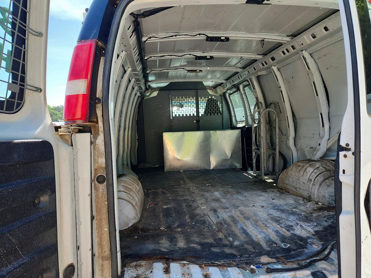2017 CHEVROLET EXPRESS 3500 CARGO DELIVERY VAN photo 10