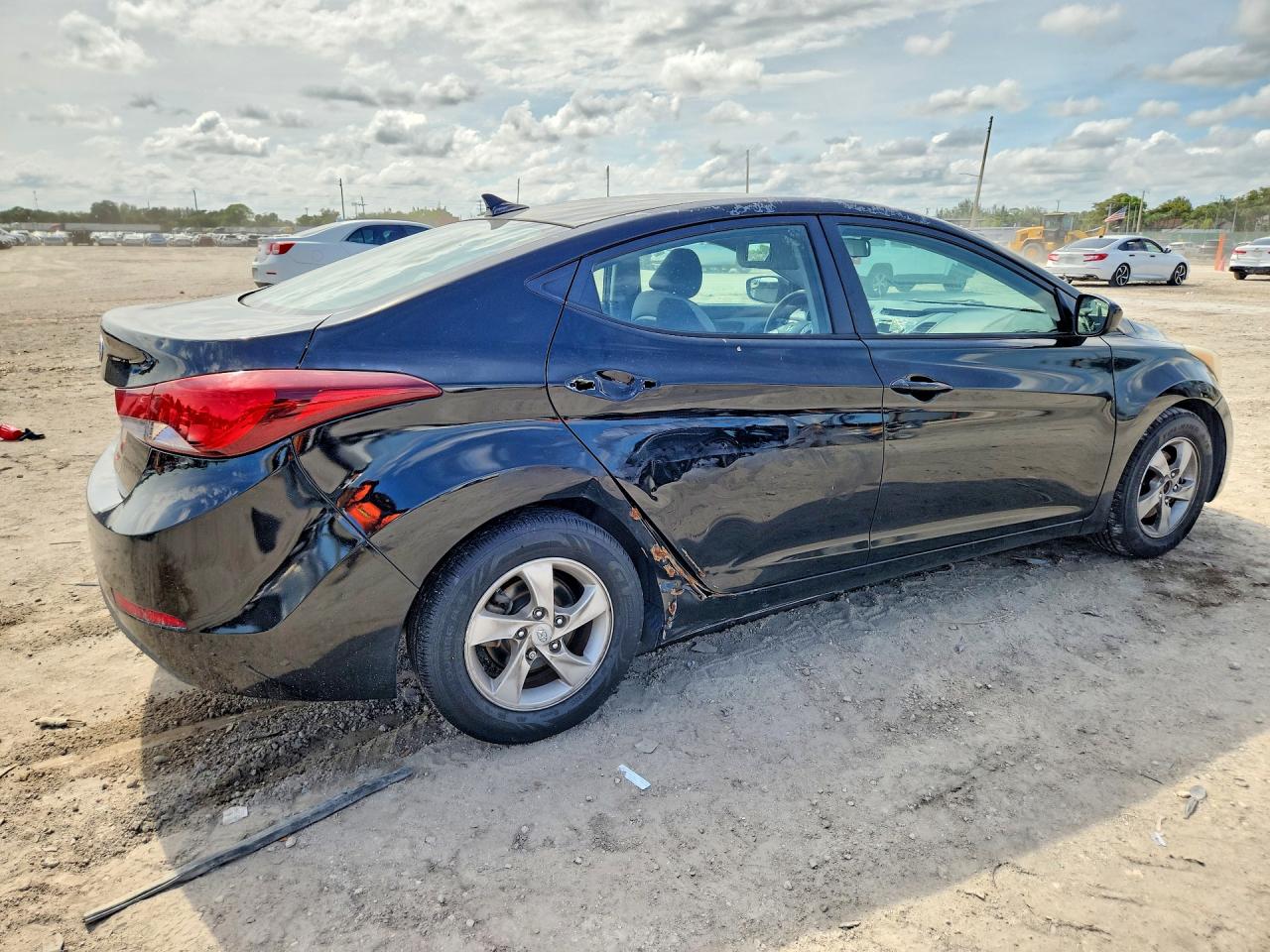 2015 HYUNDAI ELANTRA SE photo 7