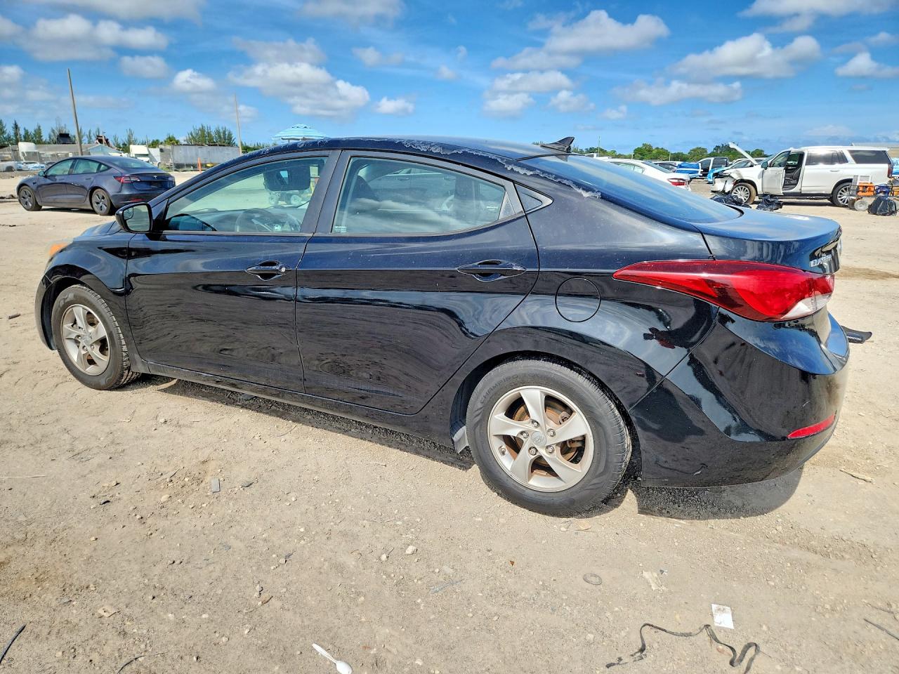 2015 HYUNDAI ELANTRA SE photo 4